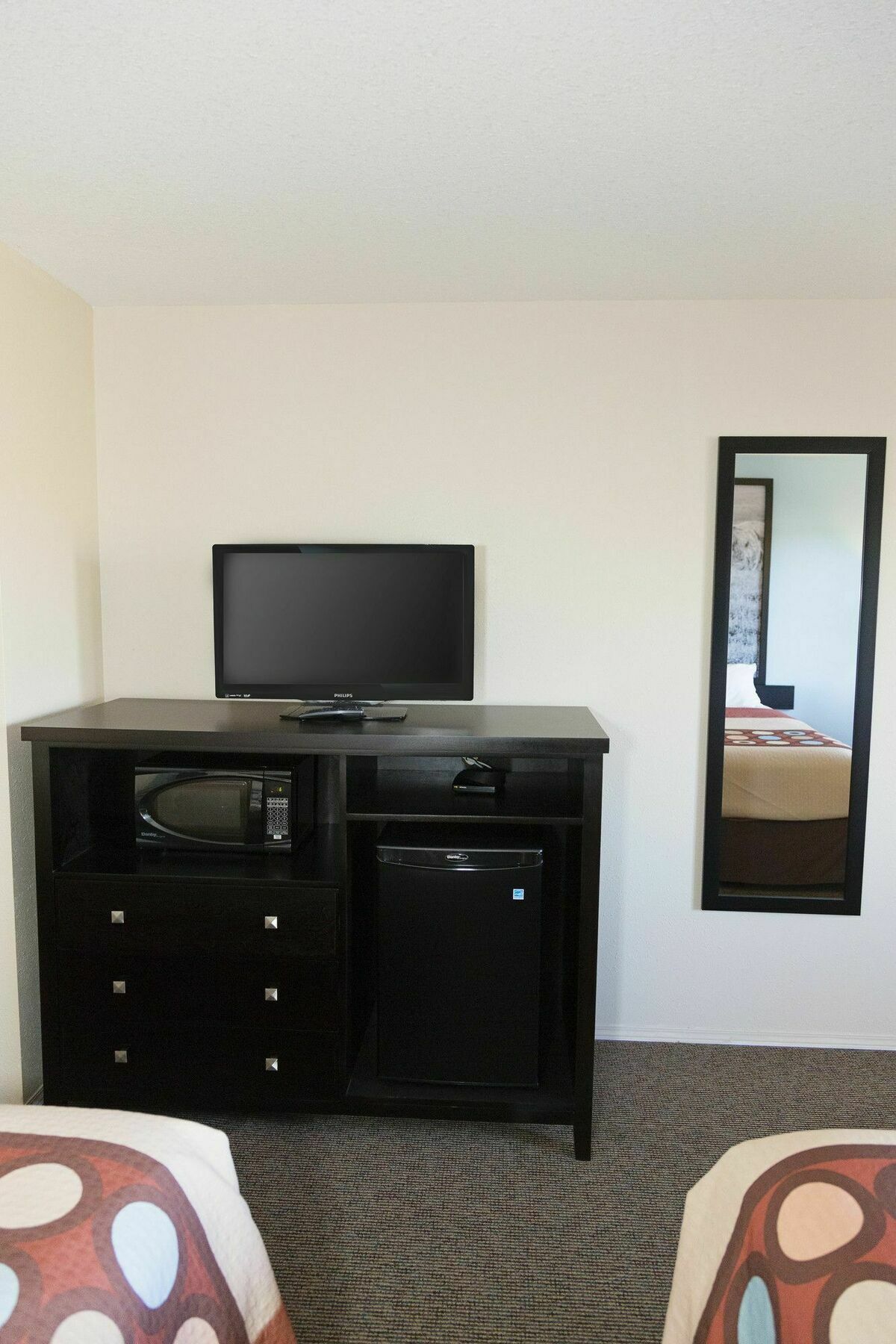 Super 8 By Wyndham Strathmore Extérieur photo