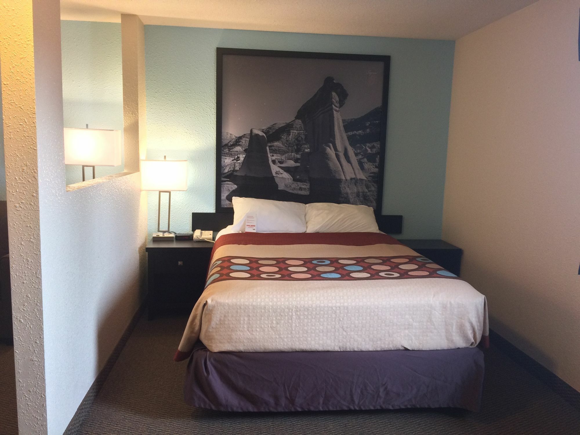 Super 8 By Wyndham Strathmore Extérieur photo